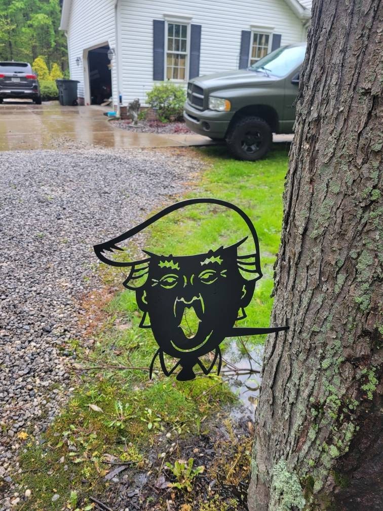 Trump Metal Garden Stake Metal Garden Stake — lifestyle setting