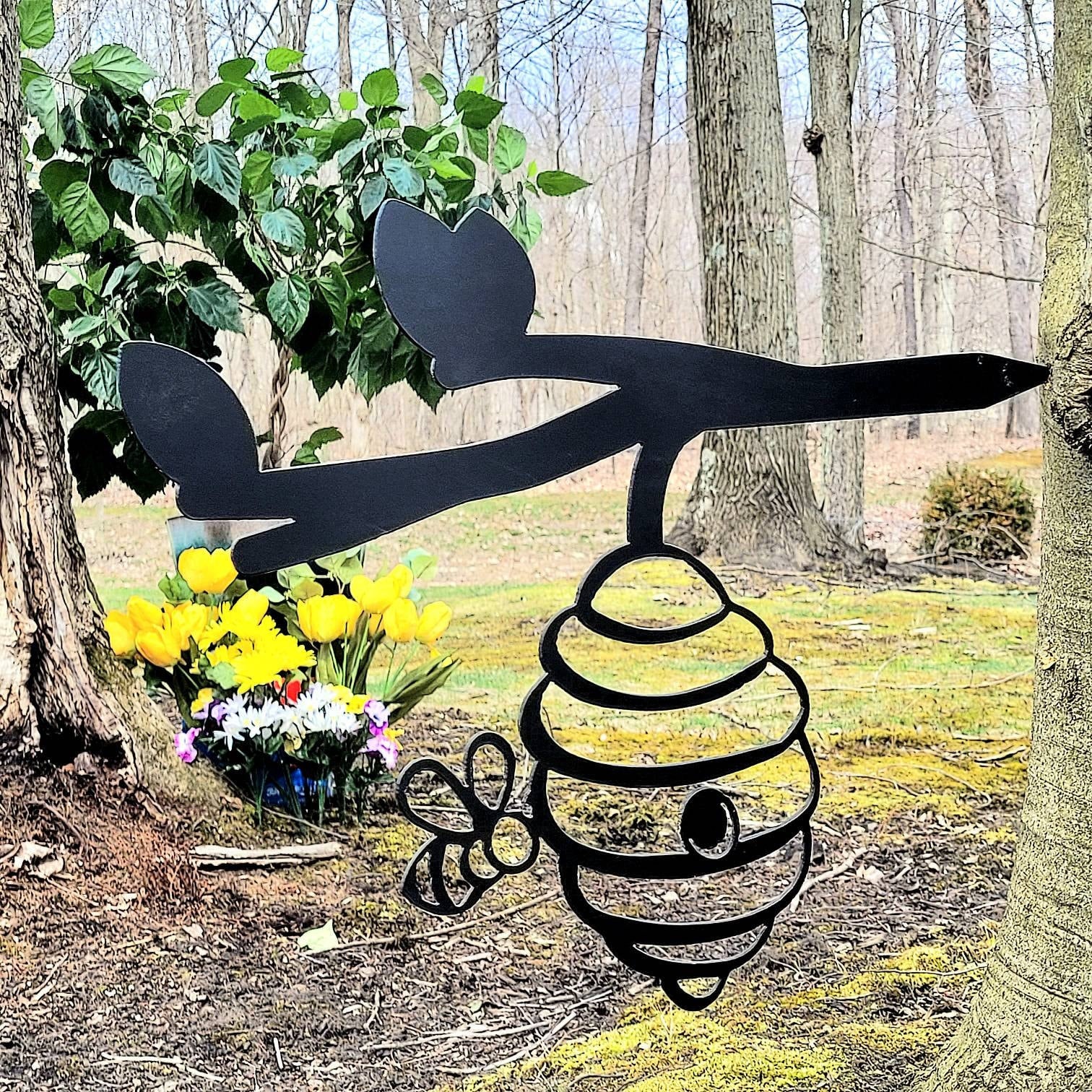 Beehive Metal Garden Stake Metal Garden Stake — detail view